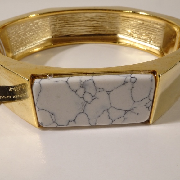 Banana Republic Gold Bar Marble Cuff Bracelet NWT 49. - Picture 2 of 5